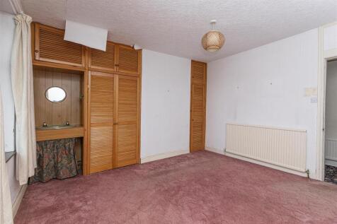 Bramleys Estate Agents - Leeds Road - Mirfield (19