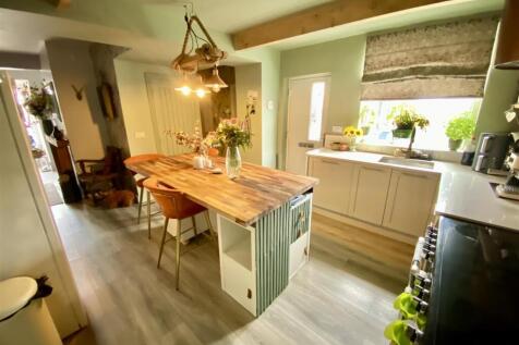 Bramleys Estate Agents - Knowles Hill Road - Dewsb