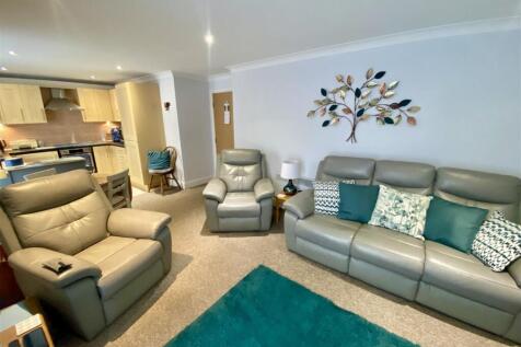 Bramleys Estate Agents - Huddersfield Road - Mirfi