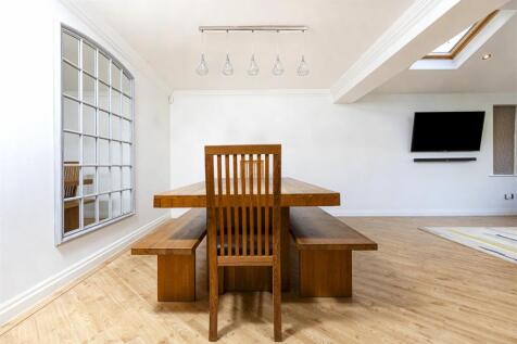 Bramleys Estate Agents - Crow Lees Gardens (9).jpg