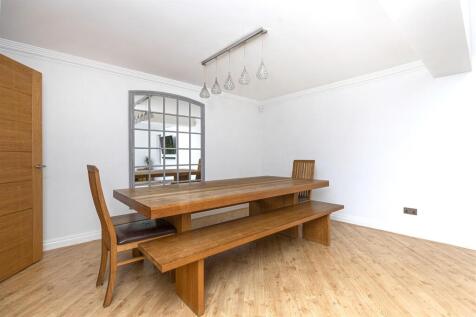 Bramleys Estate Agents - Crow Lees Gardens (14).jp