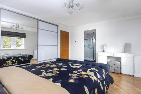 Bramleys Estate Agents - Crow Lees Gardens (39).jp