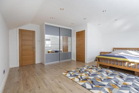 Bramleys Estate Agents - Crow Lees Gardens (24).jp