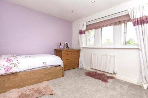 Bramleys Estate Agents - Crow Lees Gardens (36).jp