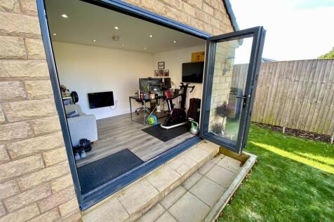 Bramleys Estate Agents - Moorcroft Close - Mirfiel