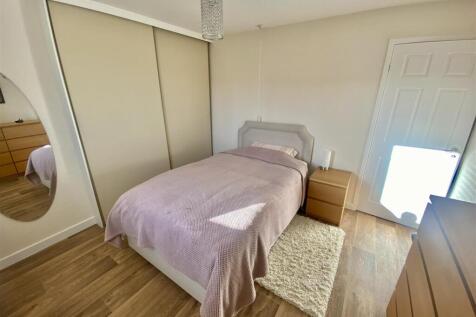 Bramleys Estate Agents - West Royd Avenue - Mirfie