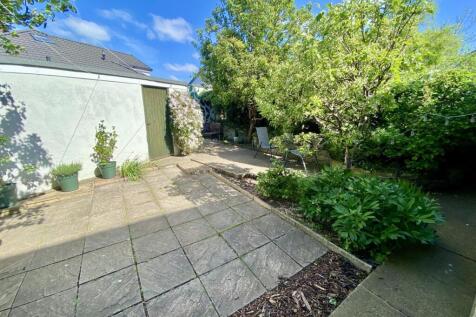 Bramleys Estate Agents - Manor Park - Mirfield (23