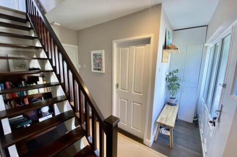 Bramleys Estate Agents - Manor Park - Mirfield (10