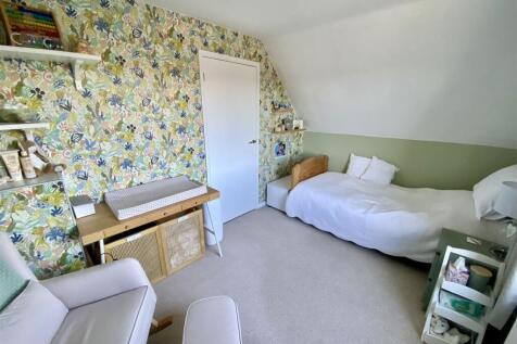 Bramleys Estate Agents - Manor Park - Mirfield (2)