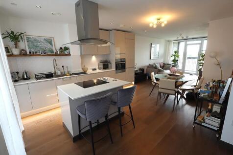 Living Area With Island