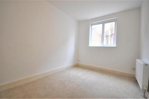 Whippendell Road 474, flat 1 bed2 01.JPG