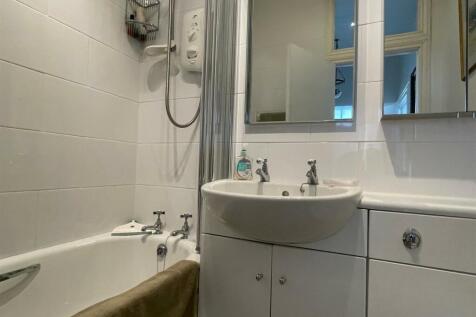 Bathroom.jpg