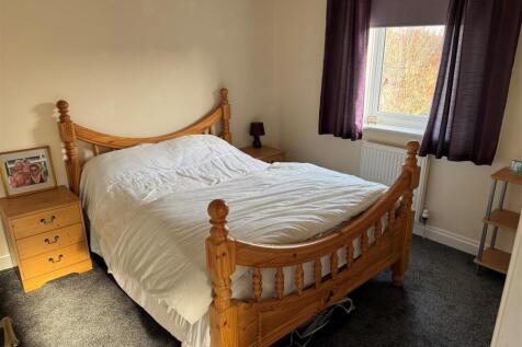 Bedroom,..jpg