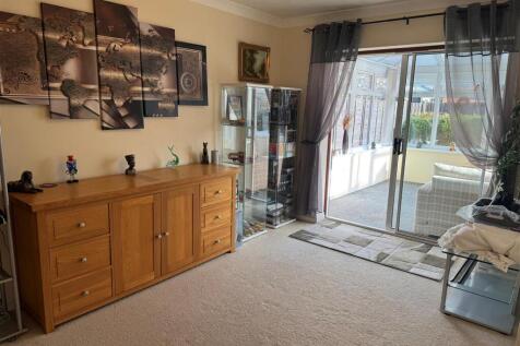 Sitting Room..jpg
