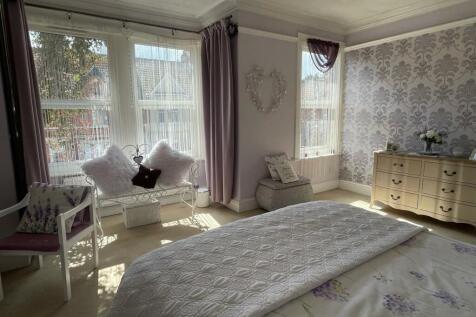 Bedroom;.jpg