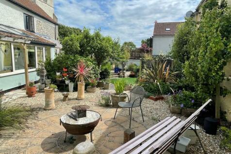 Rear Garden.,.jpg
