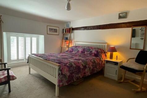 Bedroom...jpg