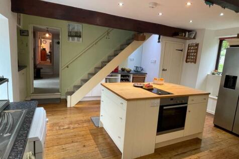 Kitchen1.jpg