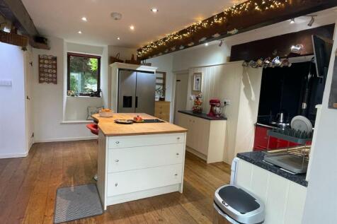 Kitchen3.jpg