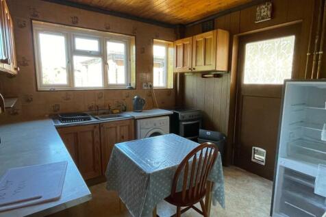 Kitchen1.jpg