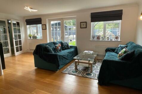 Sitting room..jpg