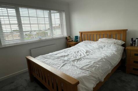 Bedroom ..jpg