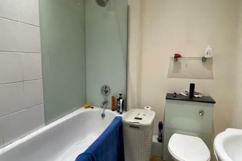 Bathroom.jpg
