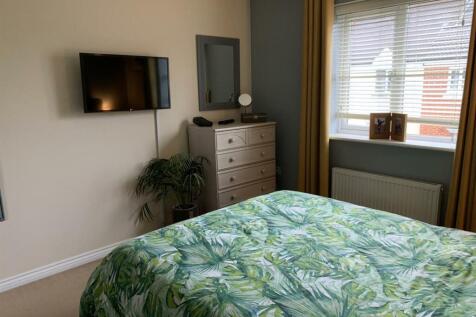 Bedroom..jpg