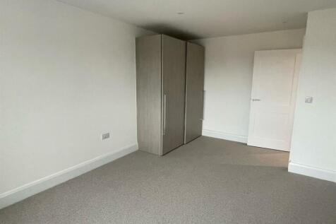 Bedroom..jpg