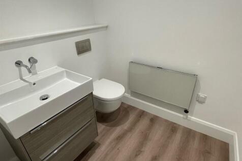 Shower Room.jpg
