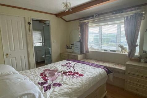 Bedroom,.jpg