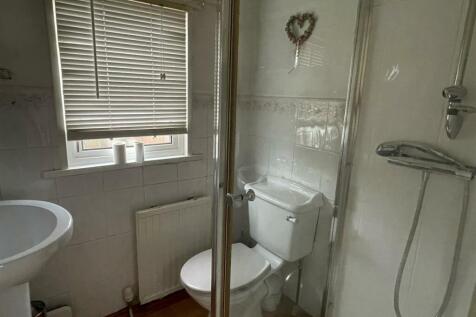 Shower Room.jpg