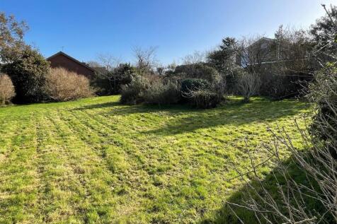 Rear Garden.,,.jpg