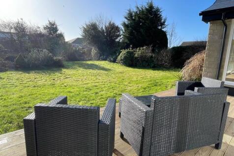 Rear Garden.,.jpg