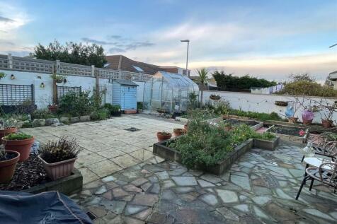 Rear Garden..jpg