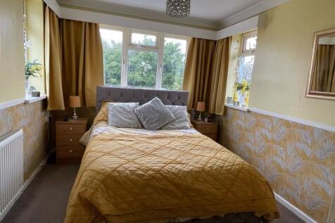 Bedroom..jpg