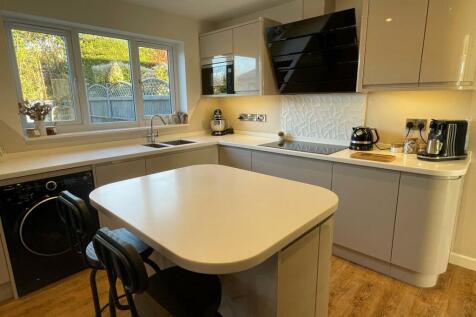 Kitchen.,..jpg