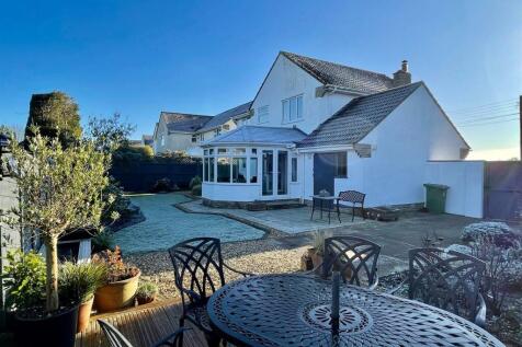Rear Garden.,.jpg