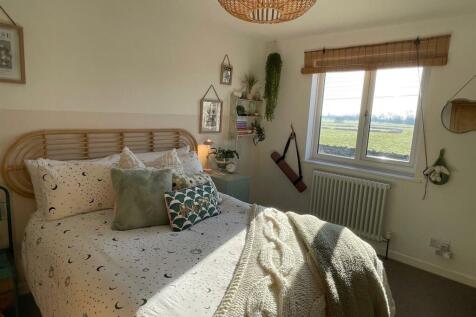 Bedroom.,.jpg