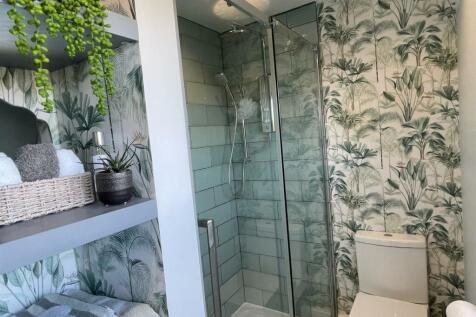 Bathroom.,.jpg