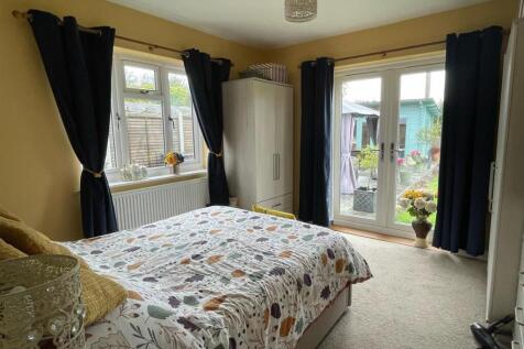 Bedroom..jpg