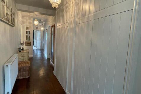 Hallway.jpg