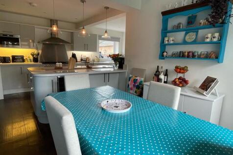 Kitchen..jpg