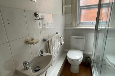 Shower Room.jpg