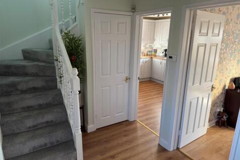 Entrance Hall..jpg