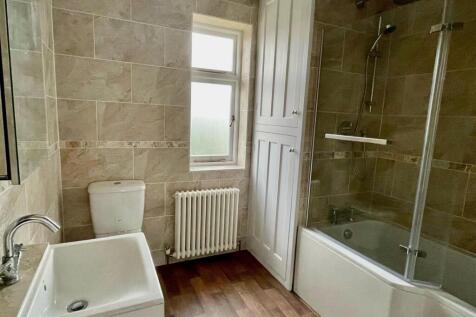 Bathroom.,.jpg