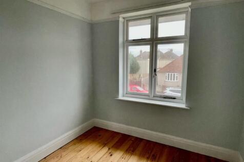 Bedroom.,..jpg