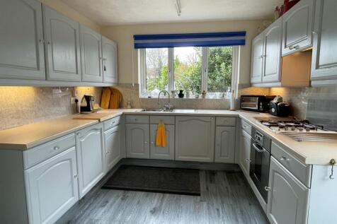 Kitchen..jpg