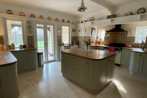 Kitchen;;.jpg