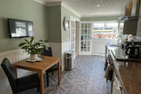 dining kitchen.jpg